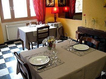 Hotel Le Relais Du Coustoubi Campouriez Eksteriør billede